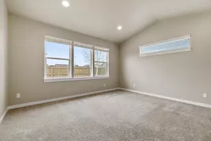 2433 NW Hazelwood Ave, Redmond, OR 97756 - Photo 17