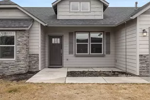 2433 NW Hazelwood Ave, Redmond, OR 97756 - Photo 3