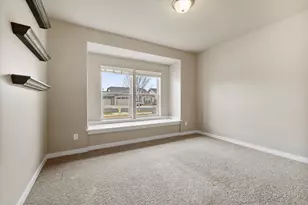 2433 NW Hazelwood Ave, Redmond, OR 97756 - Photo 27
