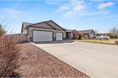 5548 Sturdivant Avenue, Klamath Falls, OR 97603 - Photo 5