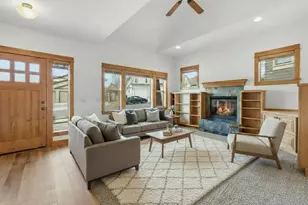 2627 N W Awbrey Point Cir, Bend, OR 97703 - Photo 5