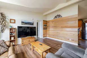 21070 Robin Ave, Bend, OR 97703 - Photo 7