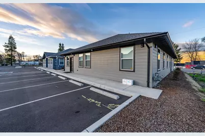 296 S Pacific Highway, Talent, OR 97540 - Photo 7