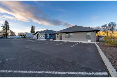 296 S Pacific Highway, Talent, OR 97540 - Photo 51