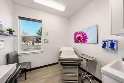 296 S Pacific Highway, Talent, OR 97540 - Photo 25