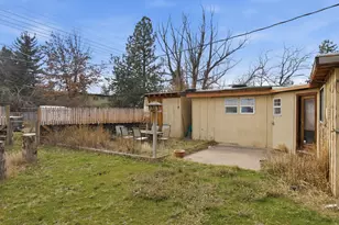 243 W Adams Ave, Sisters, OR 97759 - Photo 15