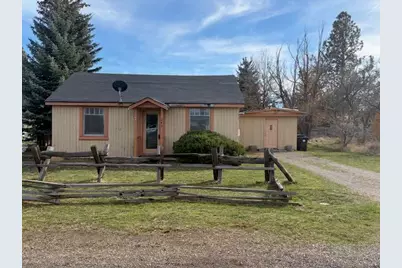 243 W Adams Avenue, Sisters, OR 97759 - Photo 3