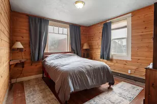 243 W Adams Ave, Sisters, OR 97759 - Photo 9