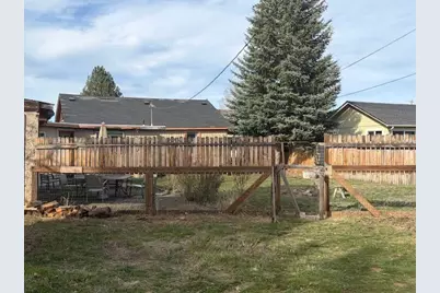 243 W Adams Avenue, Sisters, OR 97759 - Photo 19