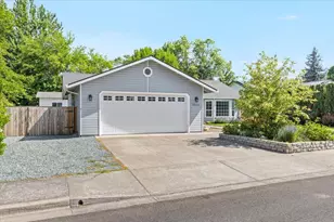 3073 Ruby Dr, Medford, OR 97504 - Photo 1
