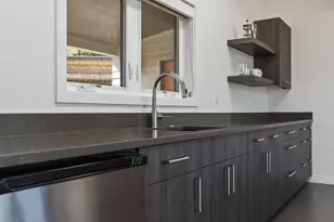 55543 Huntington Rd, Bend, OR 97707 - Photo 59