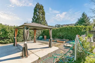 2860 W Griffin Creek Road, Medford, OR 97501 - Photo 25