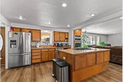 2860 W Griffin Creek Road, Medford, OR 97501 - Photo 7