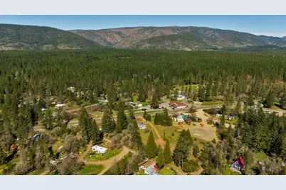 33105 Redwood Highway, Cave Junction, OR 97523 - Photo 9