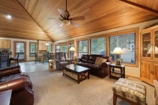 57809 Mt Rainier Ln, Sunriver, OR 97707 - Photo 5