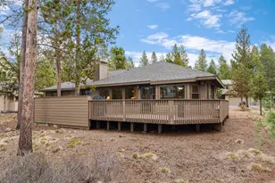 57809 Mt Rainier Ln, Sunriver, OR 97707 - Photo 27