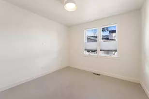 2424 NW Crossing Dr, Bend, OR 97703 - Photo 17