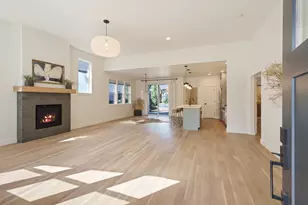 2424 NW Crossing Dr, Bend, OR 97703 - Photo 3