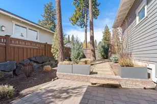 2424 NW Crossing Dr, Bend, OR 97703 - Photo 19