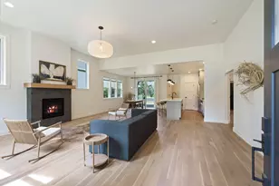 2424 NW Crossing Dr, Bend, OR 97703 - Photo 5