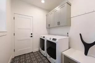 2424 NW Crossing Dr, Bend, OR 97703 - Photo 17