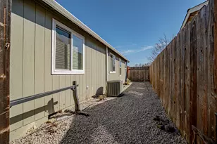 436 Vick Ln, Medford, OR 97501 - Photo 17