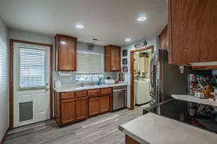 436 Vick Ln, Medford, OR 97501 - Photo 7