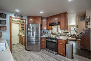 436 Vick Ln, Medford, OR 97501 - Photo 5