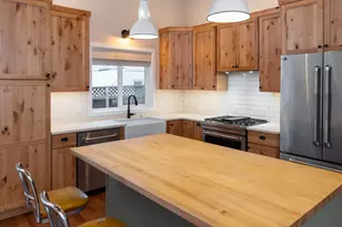 558 NE Lafayette Ave, Bend, OR 97701 - Photo 5