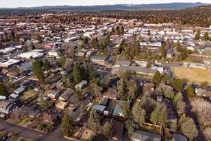 558 NE Lafayette Ave, Bend, OR 97701 - Photo 33