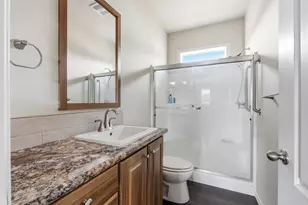658 NE Shoshone Dr, Redmond, OR 97756 - Photo 17