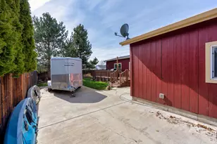 658 NE Shoshone Dr, Redmond, OR 97756 - Photo 41