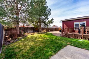 658 NE Shoshone Dr, Redmond, OR 97756 - Photo 27