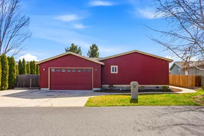 658 NE Shoshone Drive, Redmond, OR 97756 - Photo 1