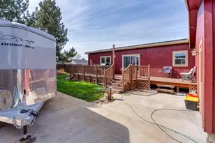 658 NE Shoshone Dr, Redmond, OR 97756 - Photo 27
