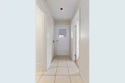 813 E 9th Street, Medford, OR 97504 - Photo 17