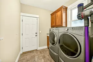 3874 Cherry Ln, Medford, OR 97504 - Photo 29