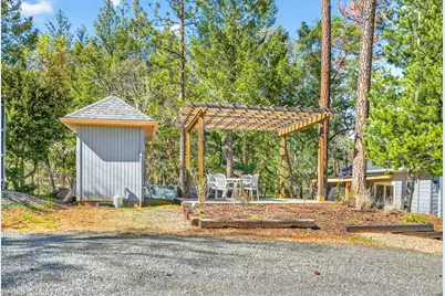 145 Lomas Road, Jacksonville, OR 97530 - Photo 47