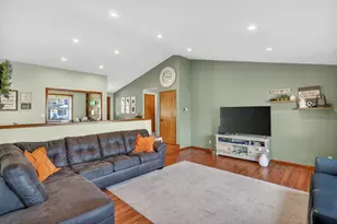 776 Delsie Dr, Grants Pass, OR 97527 - Photo 9