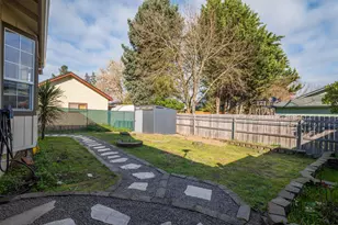 776 Delsie Dr, Grants Pass, OR 97527 - Photo 35