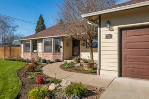 776 Delsie Dr, Grants Pass, OR 97527 - Photo 5