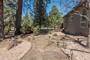 60012 Ridgeview Dr W, Bend, OR 97702 - Photo 47