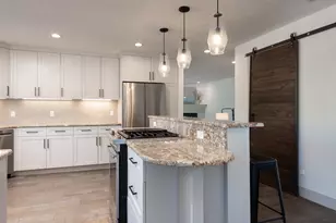 60012 Ridgeview Dr W, Bend, OR 97702 - Photo 5