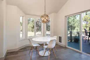 60012 Ridgeview Dr W, Bend, OR 97702 - Photo 9