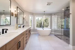 60012 Ridgeview Dr W, Bend, OR 97702 - Photo 15