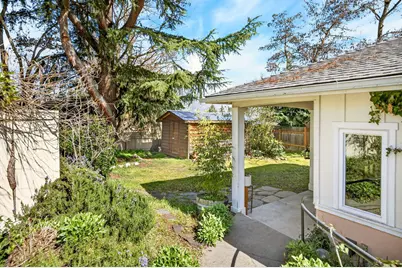 968 Garden Way, Ashland, OR 97520 - Photo 5