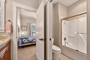 60882 Grand Targhee Dr, Bend, OR 97702 - Photo 25