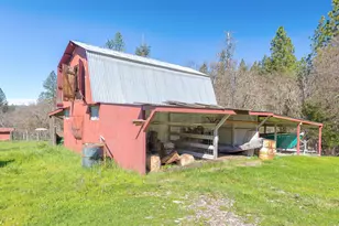 885 Plumtree Ln, Grants Pass, OR 97526 - Photo 37