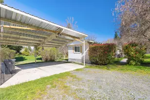 885 Plumtree Ln, Grants Pass, OR 97526 - Photo 7