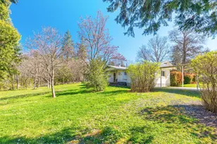 885 Plumtree Ln, Grants Pass, OR 97526 - Photo 5